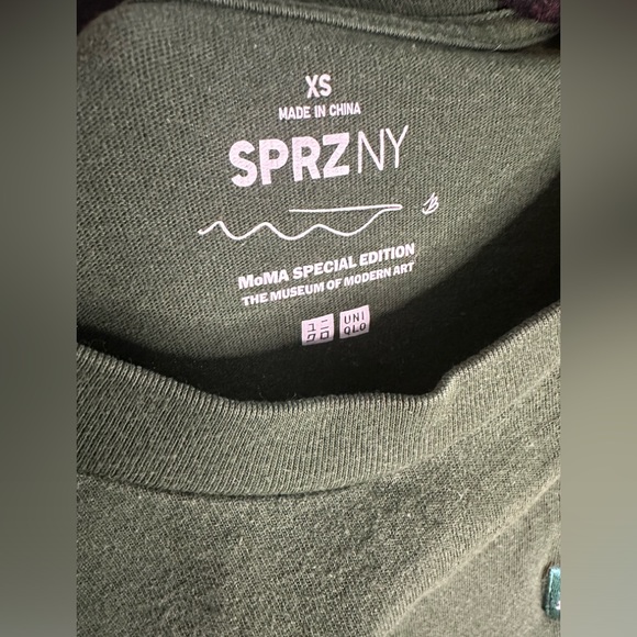 UNIQLO MOMA Graphic T-Shirt in Green with Lasting Impressions Embroidery - Picture 4 of 5